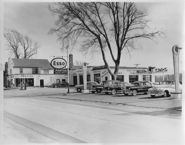 Perrine's Pontiac, circa 1940s.